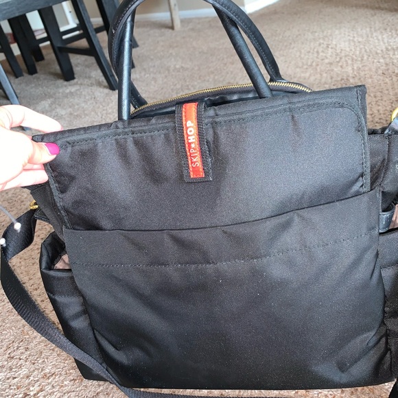 Skip Hop diaper bag in great condition - Picture 4 of 8